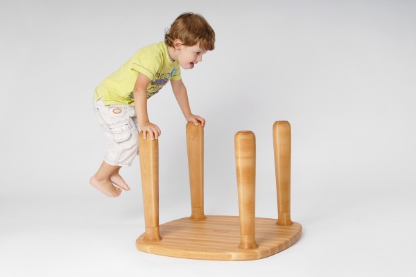Dětský dřevěný stoleček - co vydrží nohy